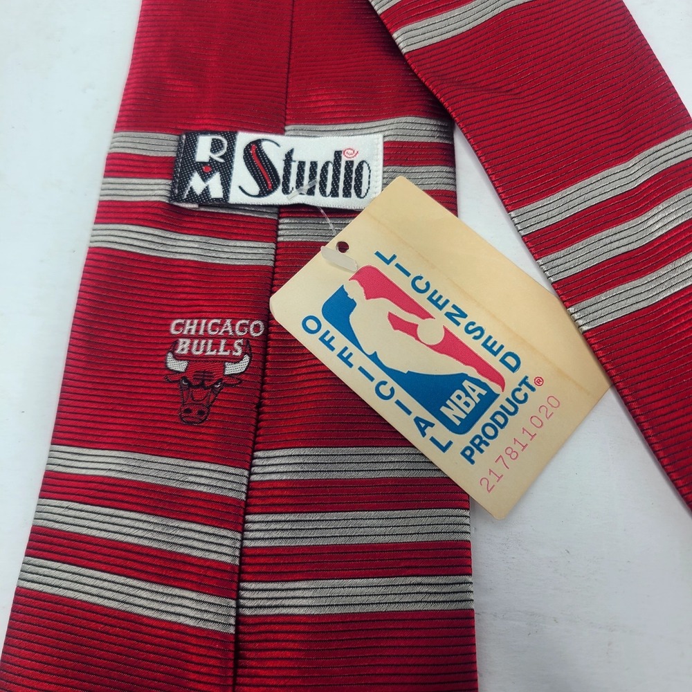 VTG 90s Chicago Bulls Tie RM Studio Silk NBA Basketball Red Striped Logo USA - Picture 3 of 4